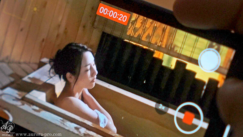 【絶望の瞬間】人妻巨乳女将が客に孕ませられる！夫の前で中出し堕ち完全ドキュメント｜寝取られ願望解消の衝撃作 - 画像2